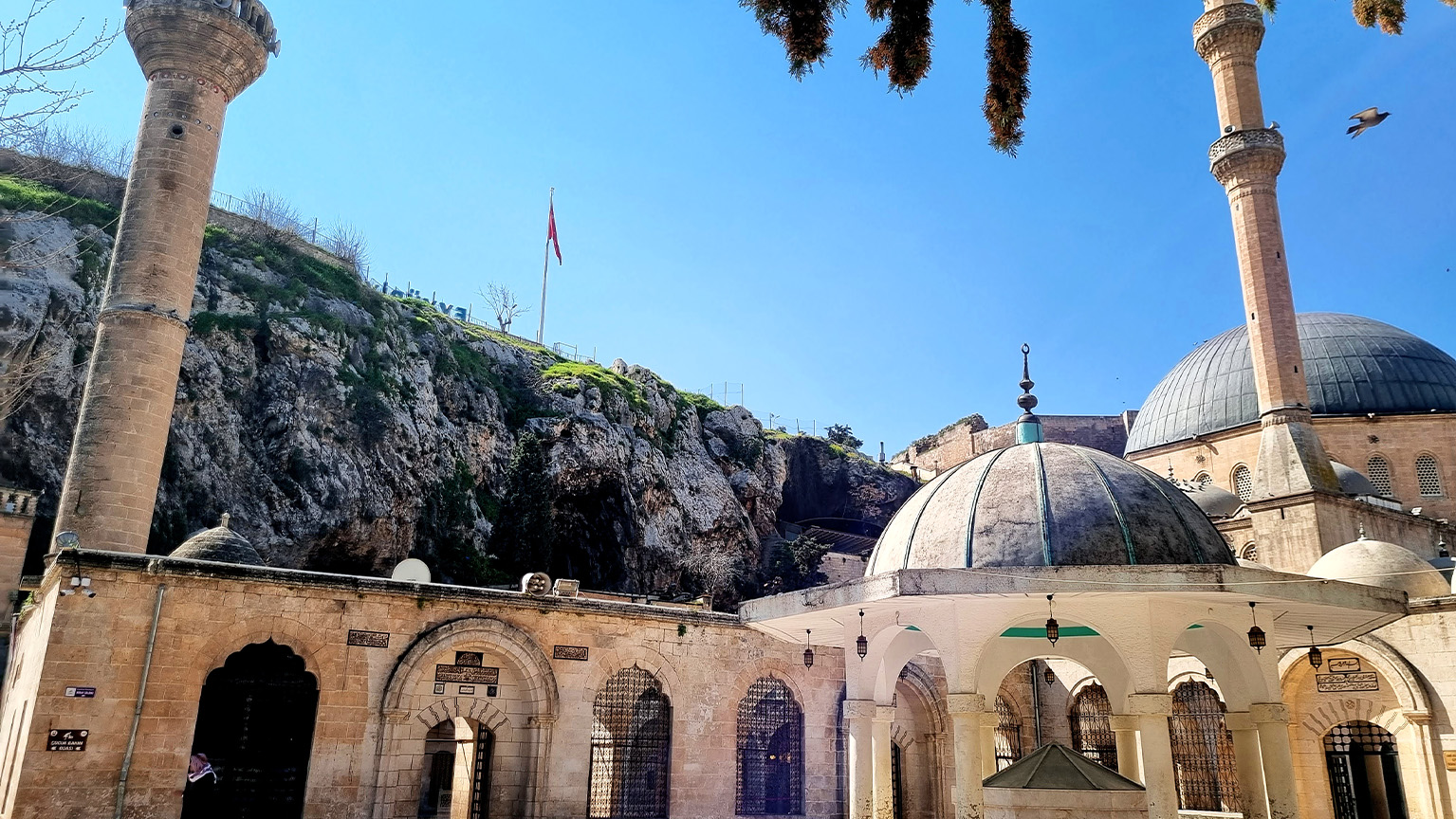 halil-ür rahman mosque